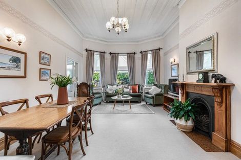 Photo of property in 125 Vauxhall Road, Narrow Neck, Auckland, 0624