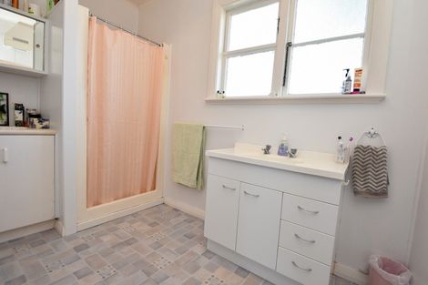 Photo of property in 16 Richmond Road, Carterton, 5713