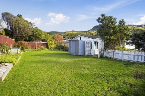 Photo of property in 6 Nuffield Street, Tawa, Wellington, 5028