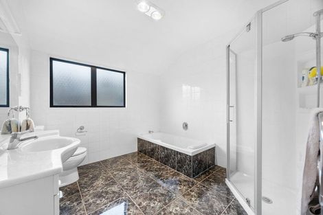 Photo of property in 51 Hogarth Rise, West Harbour, Auckland, 0618