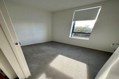 Photo of property in 1/2 Moor Avenue, Te Atatu Peninsula, Auckland, 0610