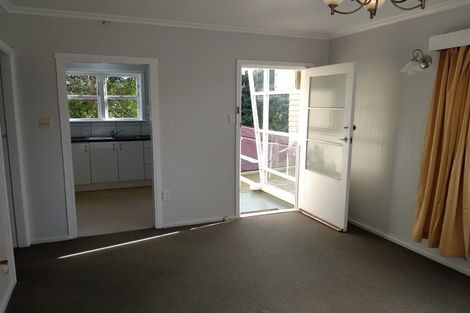 Photo of property in 88 Newlands Road, Newlands, Wellington, 6037