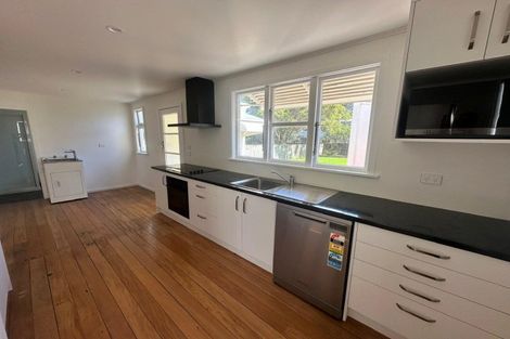 Photo of property in 40 Hine Street, New Plymouth, 4310