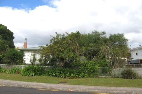 Photo of property in 7 Ozich Avenue, Te Atatu South, Auckland, 0610