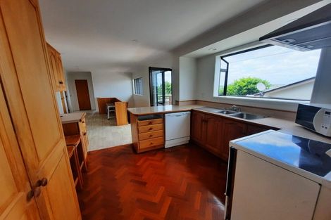 Photo of property in 32 Hadley Wood Drive, Wattle Downs, Auckland, 2103