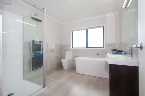 Photo of property in 202l Ingram Road, Bombay, Drury, 2579