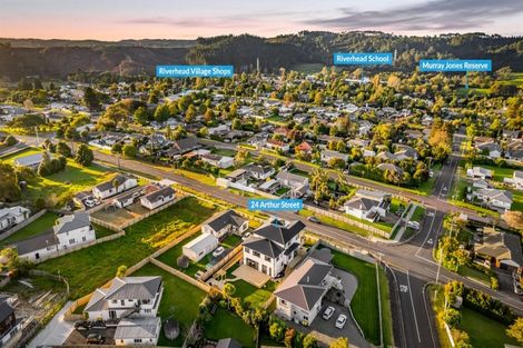 Photo of property in 24 Arthur Street, Riverhead, 0820