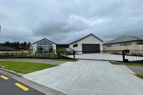 Photo of property in 6 Paihere Street, Huapai, Kumeu, 0810