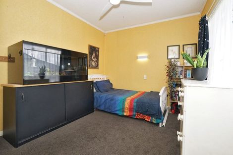 Photo of property in 2 Dover Road, St Andrews, Hamilton, 3200