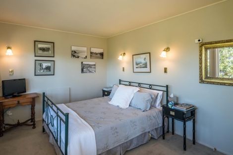 Photo of property in 128 Weld Street, Wadestown, Wellington, 6012