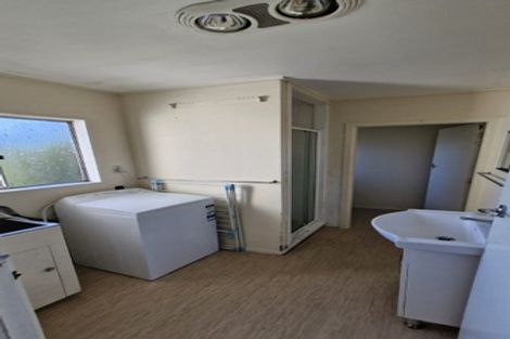 Photo of property in 2/112 Dowse Drive, Maungaraki, Lower Hutt, 5010