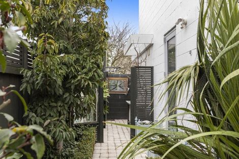 Photo of property in 3/99 Aikmans Road, Merivale, Christchurch, 8014