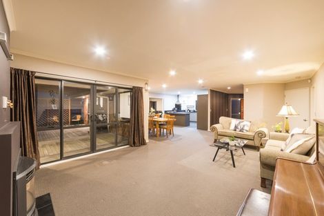 Photo of property in 39 Rosalie Terrace, Kelvin Grove, Palmerston North, 4414
