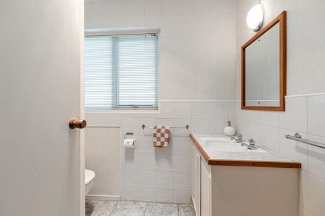 Photo of property in 1/186 Marine Parade, Mount Maunganui, 3116