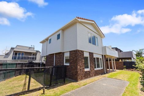 Photo of property in 1/186 Marine Parade, Mount Maunganui, 3116