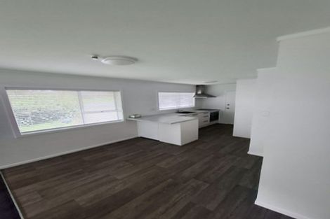 Photo of property in 30 Faith Bullock Place, New Lynn, Auckland, 0600