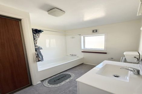 Photo of property in 3 Newbridge Place, Ilam, Christchurch, 8041