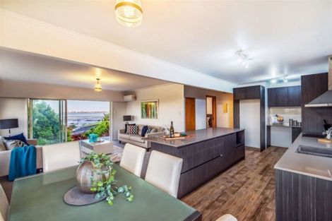 Photo of property in 2/46 Gill Avenue, Te Atatu Peninsula, Auckland, 0610