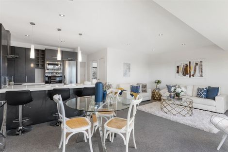 Photo of property in 5k The Esplanade, Eastern Beach, Auckland, 2012