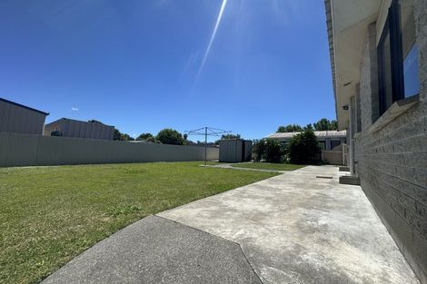 Photo of property in 2/177 Main Rd Clive, Clive, 4102