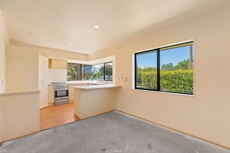 Photo of property in 10 Magnolia Drive, Waiuku, 2123