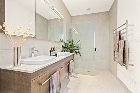 Photo of property in 2 Patiki Place, Omaha, 0986