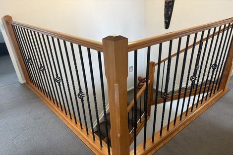 Photo of property in 65 Rising Parade, Fairview Heights, Auckland, 0632