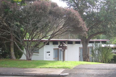 Photo of property in 1/4 Noall Street, Te Atatu Peninsula, Auckland, 0610