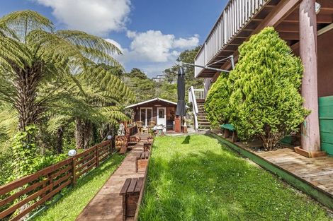 Photo of property in 3 Lincoln Close, Northcross, Auckland, 0630