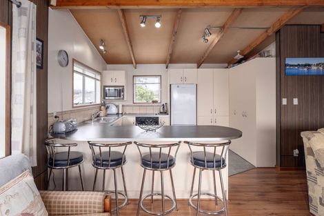 Photo of property in 8 Oyster Drive, Cooks Beach, Whitianga, 3591