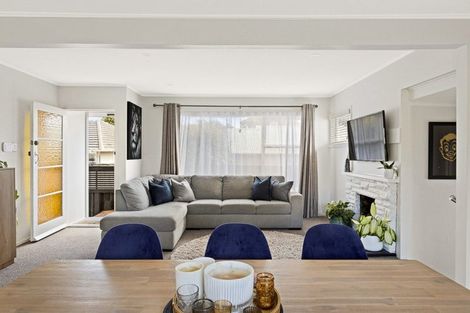 Photo of property in 27 Roby Street, Te Atatu Peninsula, Auckland, 0610