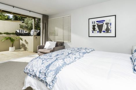 Photo of property in 17a The Strand, Takapuna, Auckland, 0622