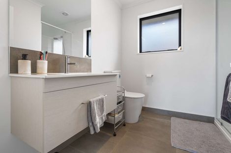 Photo of property in 32 Tara Crescent, Woodend, 7610