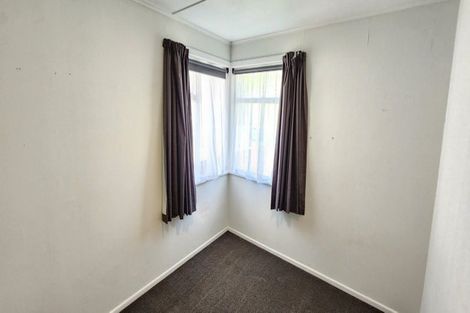 Photo of property in 57 Awanui Street, Merrilands, New Plymouth, 4312