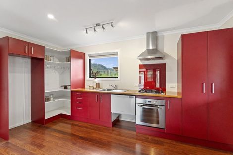 Photo of property in 49 Tame Porati Street, Manakau, Levin, 5573