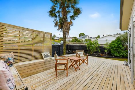 Photo of property in 2/16 Crosby Road, West Harbour, Auckland, 0618