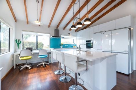 Photo of property in 1/253 Glenfield Road, Hillcrest, Auckland, 0627