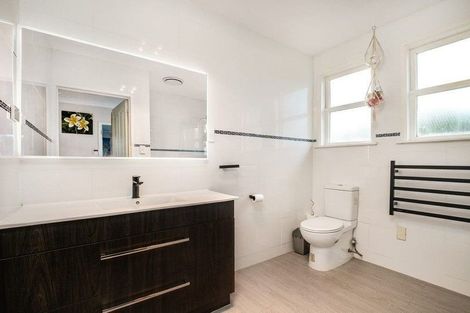 Photo of property in 37 Village Way, Ardmore, Papakura, 2582