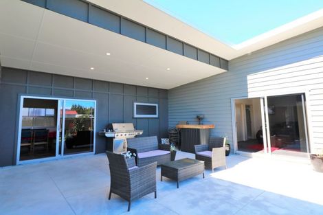 Photo of property in 35 Brooklyn Road, Carterton, 5713