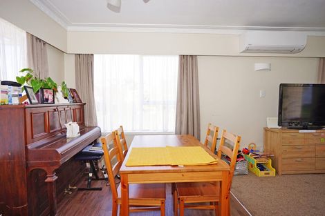 Photo of property in 1/32 Weldene Avenue, Glenfield, Auckland, 0629