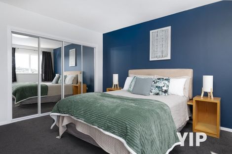 Photo of property in 2/25 Kingsbridge Place, Newlands, Wellington, 6037