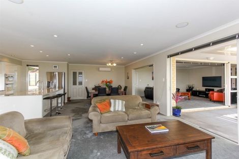 Photo of property in 46 Alberta Road, Glen Avon, New Plymouth, 4312