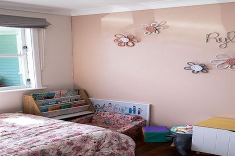 Photo of property in 3 Sunny Grove, Wainuiomata, Lower Hutt, 5014