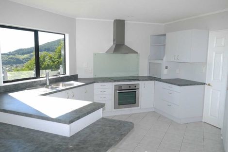 Photo of property in 94 Woodman Drive, Tawa, Wellington, 5028