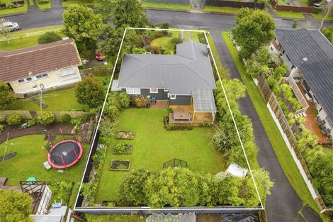 Photo of property in 10 Taioma Crescent, Te Atatu Peninsula, Auckland, 0610