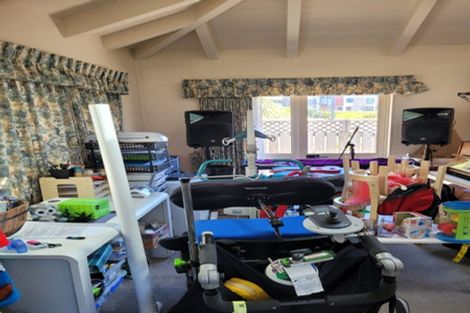 Photo of property in 13 Swanson Oaks, Swanson, Auckland, 0612