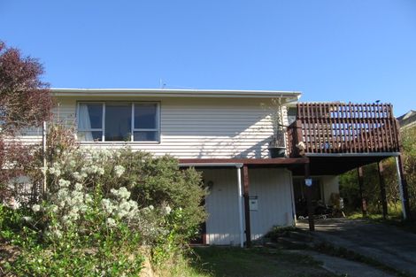 Photo of property in 24 Raroa Terrace, Tawa, Wellington, 5028