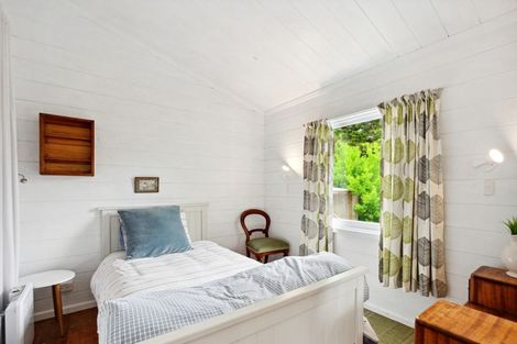 Photo of property in 42 Queens Road, Waikanae Beach, Waikanae, 5036