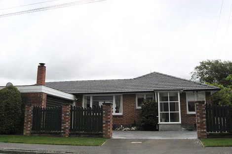 Photo of property in 1/6 Penhelig Place, Burnside, Christchurch, 8053