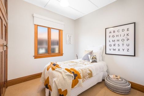 Photo of property in 49 Oroua Street, Eastbourne, Lower Hutt, 5013